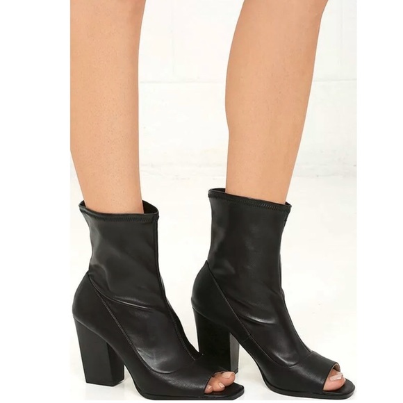 REPORT BRADSHAW BLACK PEEP-TOE BOOTIES - Picture 2 of 7